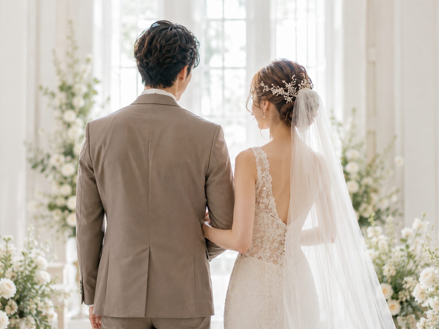 新郎新婦の後ろ姿